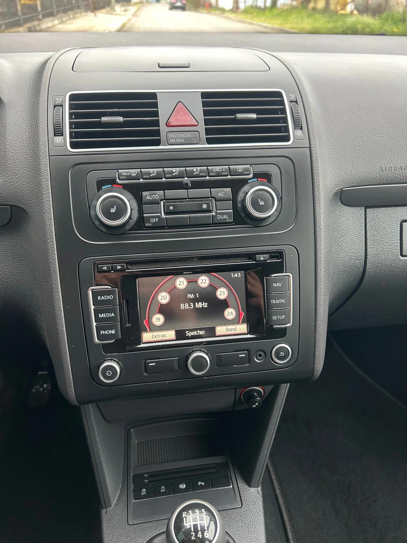 VW Touran 1.6 105, снимка 12 - Автомобили и джипове - 55830555