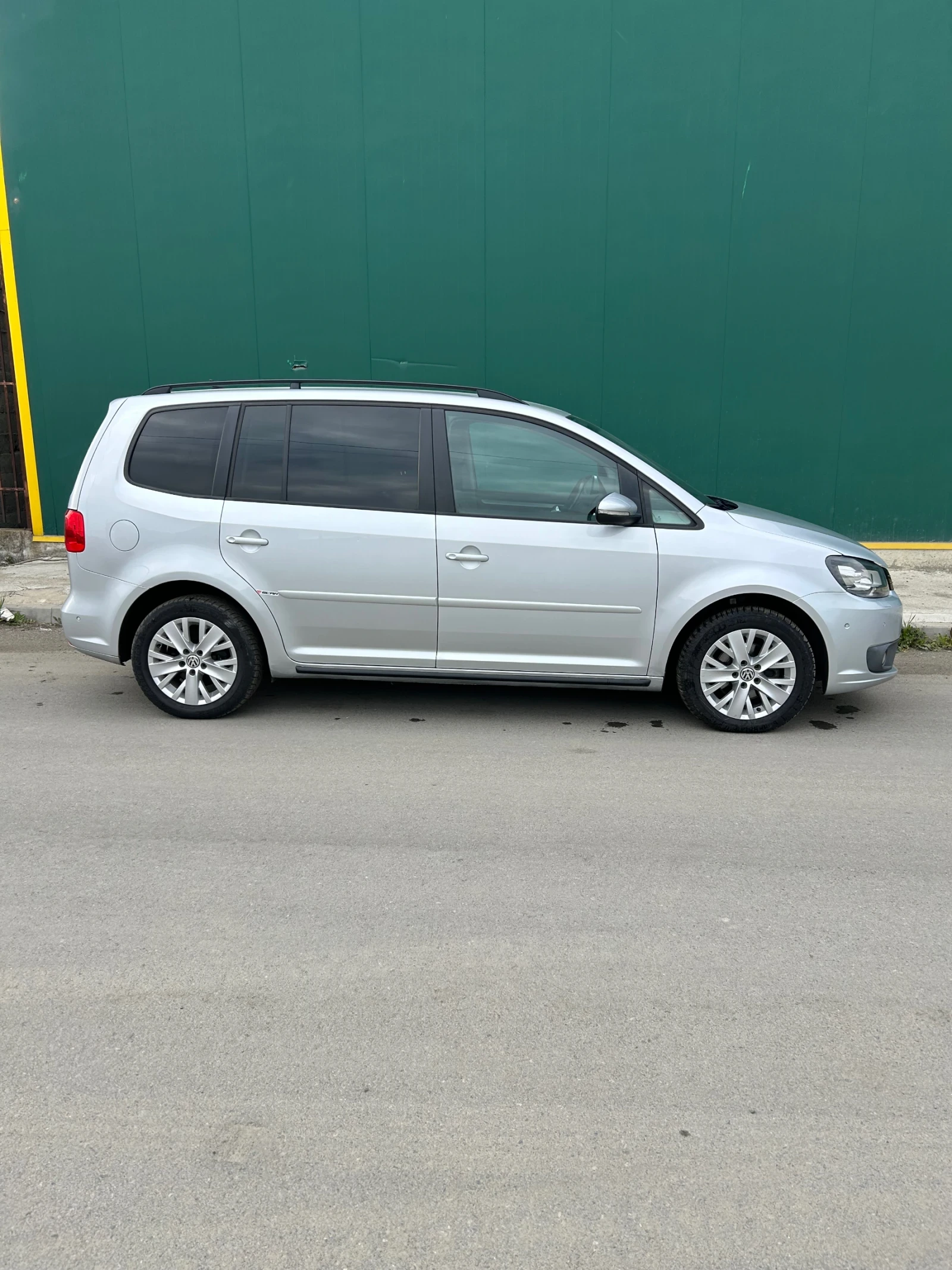 VW Touran 1.6 105, снимка 3 - Автомобили и джипове - 55830555