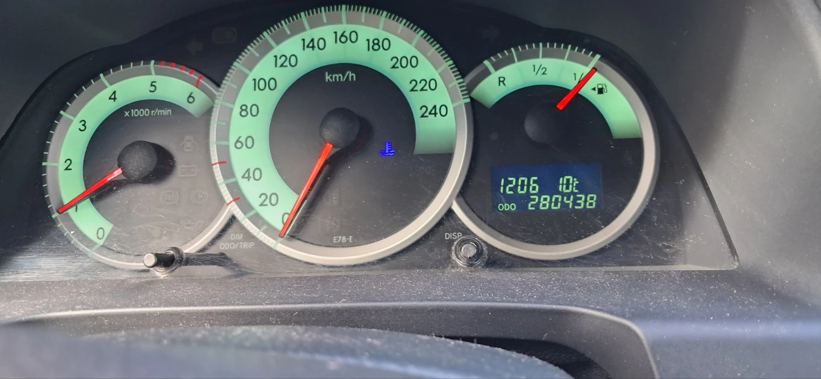 Toyota Corolla Версо, снимка 4 - Автомобили и джипове - 56197833