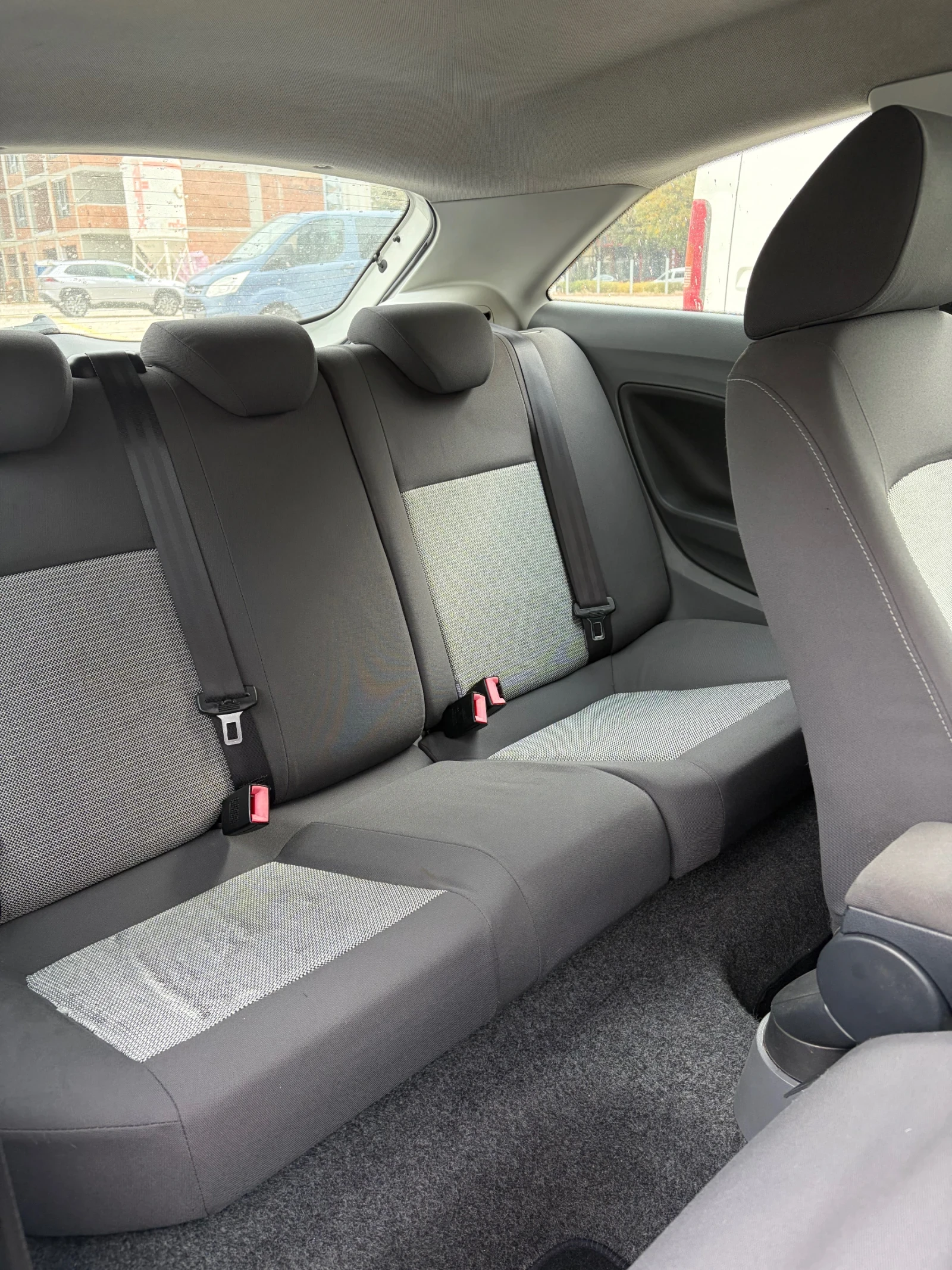 Seat Ibiza, снимка 14 - Автомобили и джипове - 56275191