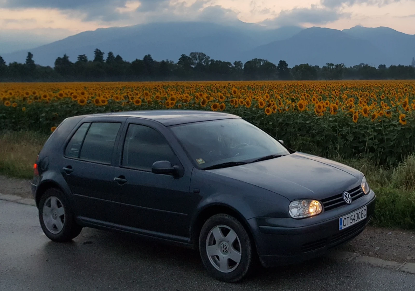 VW Golf, снимка 2 - Автомобили и джипове - 56565591