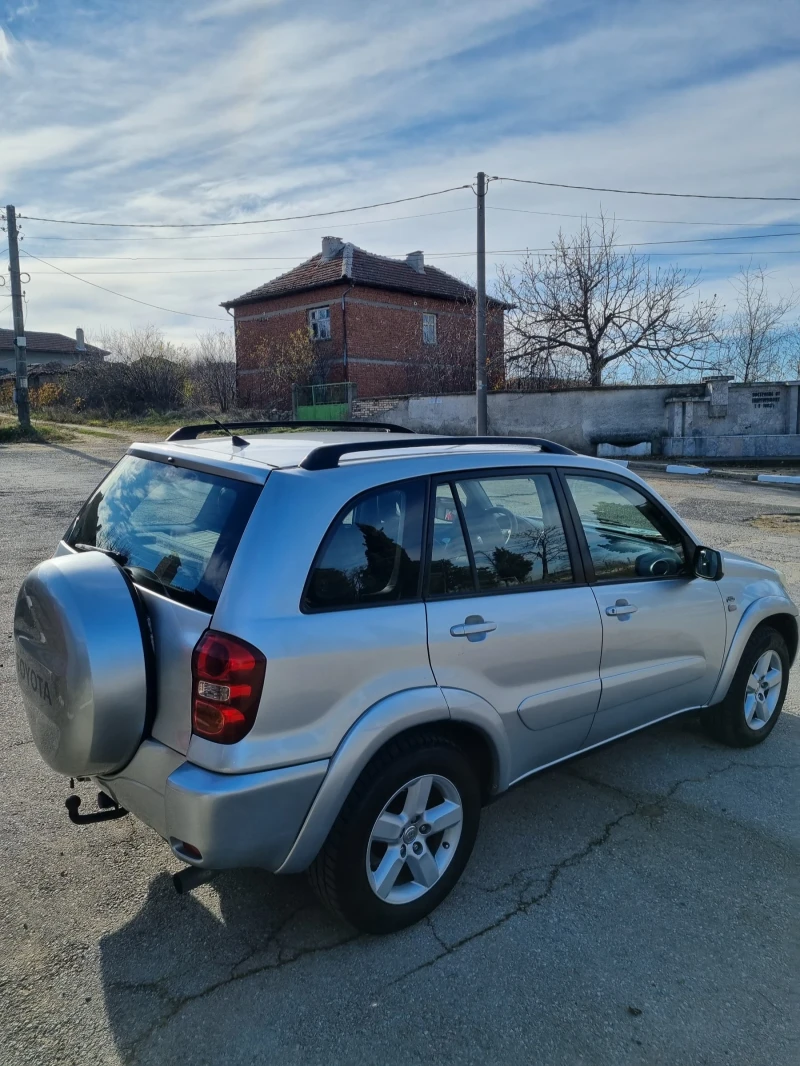 Toyota Rav4 2.0 d4D, снимка 5 - Автомобили и джипове - 48112474