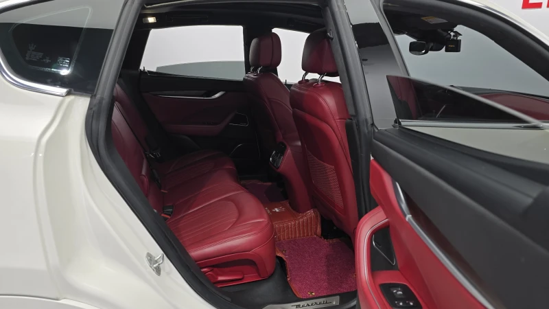 Maserati Levante 3.0 AWD LUXURY, снимка 11 - Автомобили и джипове - 52454784