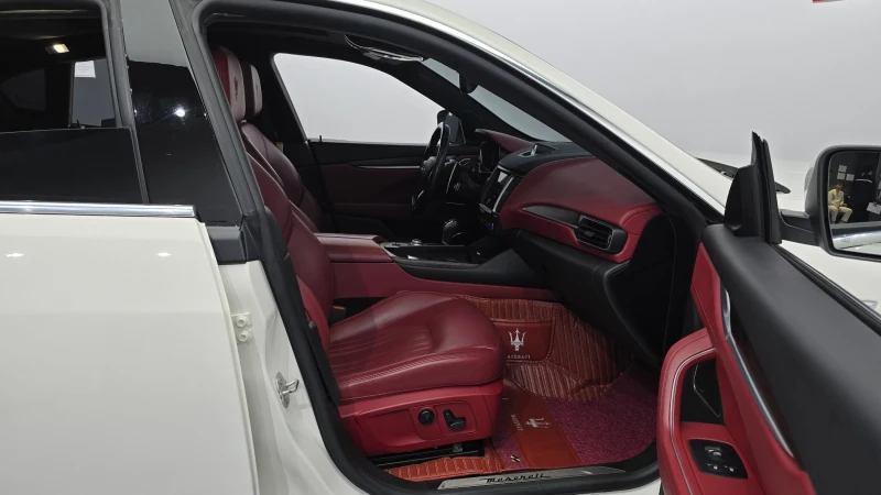 Maserati Levante 3.0 AWD LUXURY, снимка 10 - Автомобили и джипове - 52454784