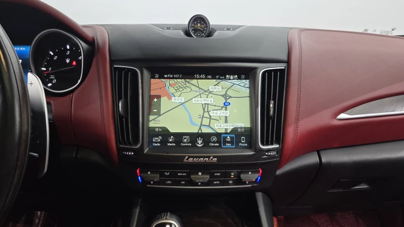 Maserati Levante 3.0 AWD LUXURY, снимка 13 - Автомобили и джипове - 52454784