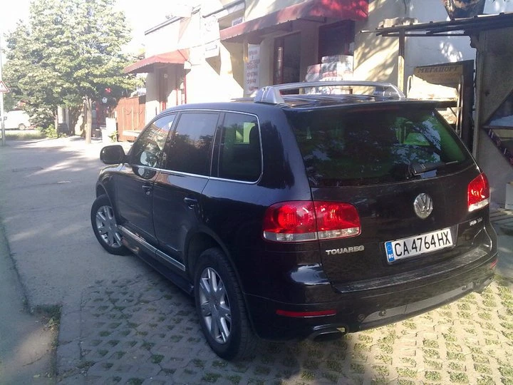 VW Touareg Individual , снимка 2 - Автомобили и джипове - 49299625