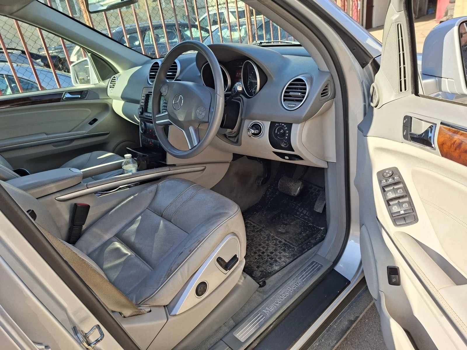 Mercedes-Benz ML 300 Фейслифт, снимка 4 - Автомобили и джипове - 53843839