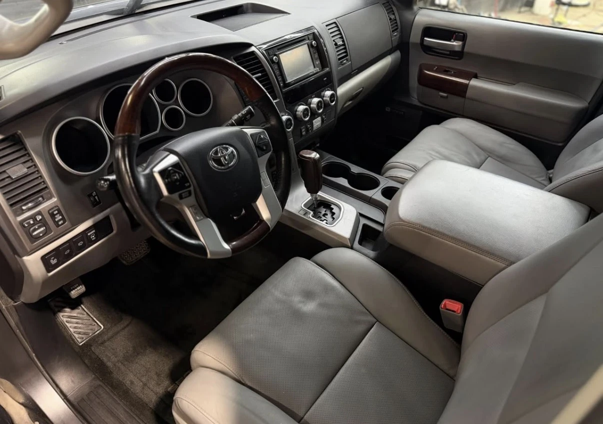 Toyota Sequoia PLATINUM * 4WD * CARFAX * 2016 * 1 СОБСТВЕНИК * , снимка 5 - Автомобили и джипове - 54674053