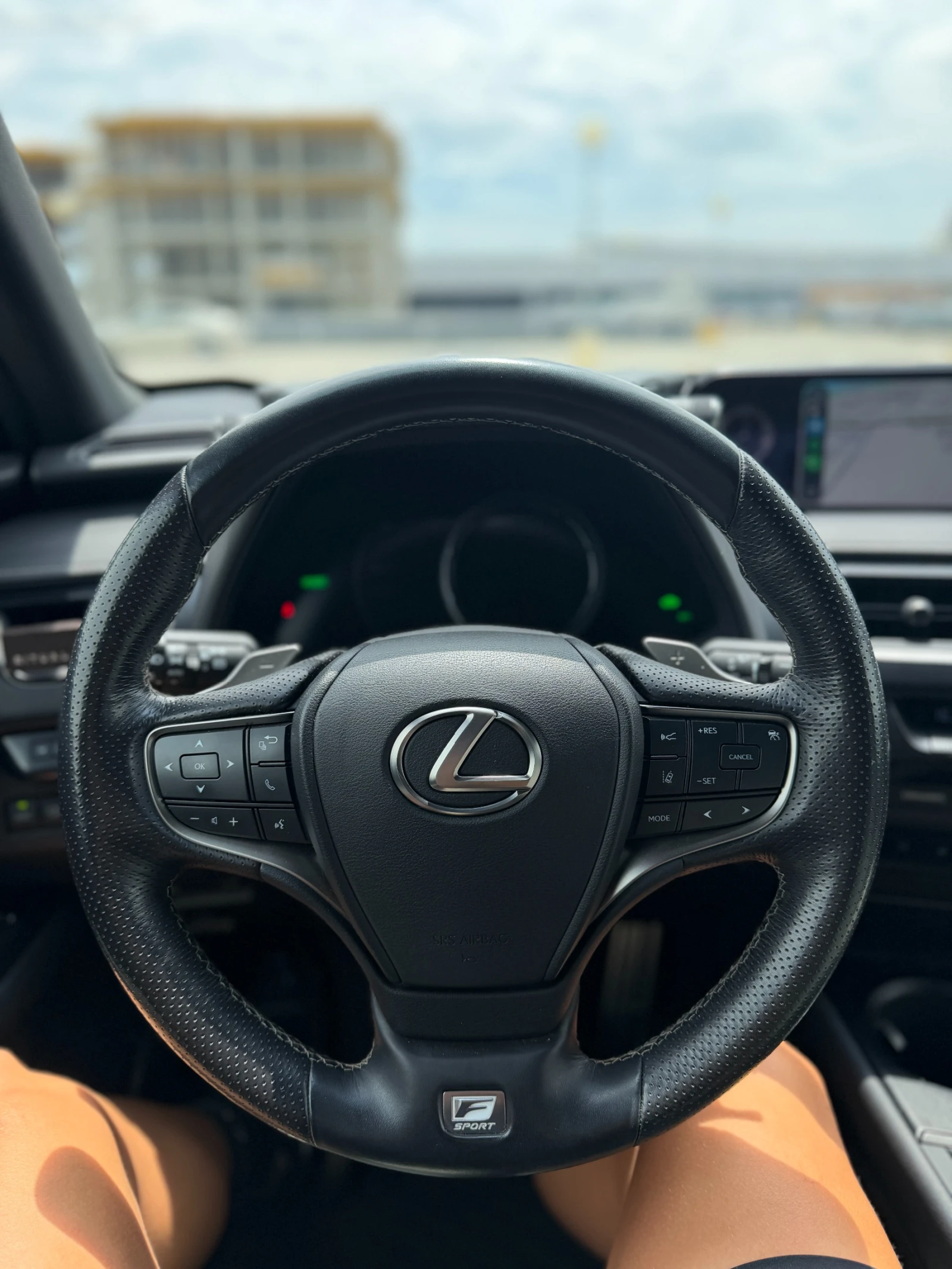 Lexus UX 250h F sport AWD, снимка 11 - Автомобили и джипове - 56192400