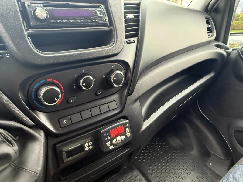 Iveco Daily 35C16 Хладилен до 3.5т. 3.55м. Клима Euro 6 , снимка 14 - Бусове и автобуси - 52065139