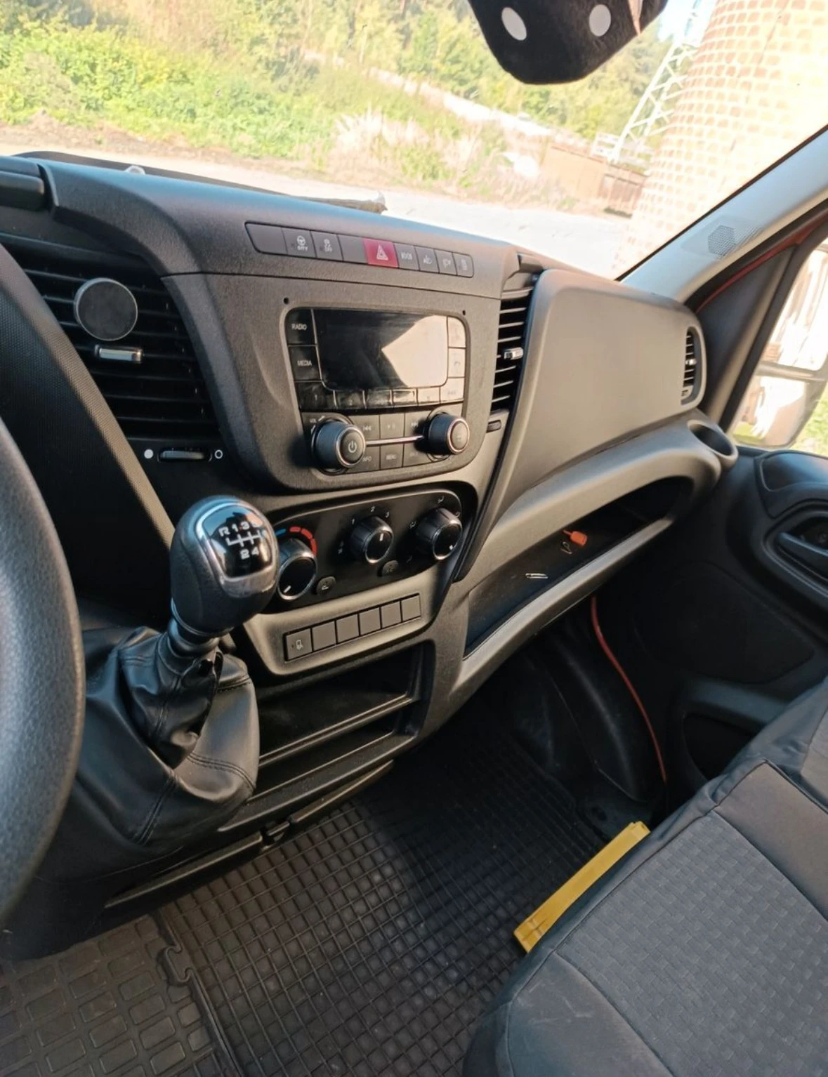 Iveco 35S18 3.0* ХЛАДИЛЕН-30* ТОК* 4.20м* КЛИМА* ВЪЗ.ВЪЗГЛАВНИ - изображение 6