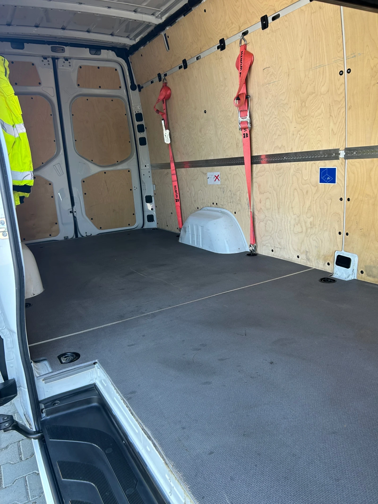Mercedes-Benz Sprinter 317, снимка 16 - Бусове и автобуси - 55173549