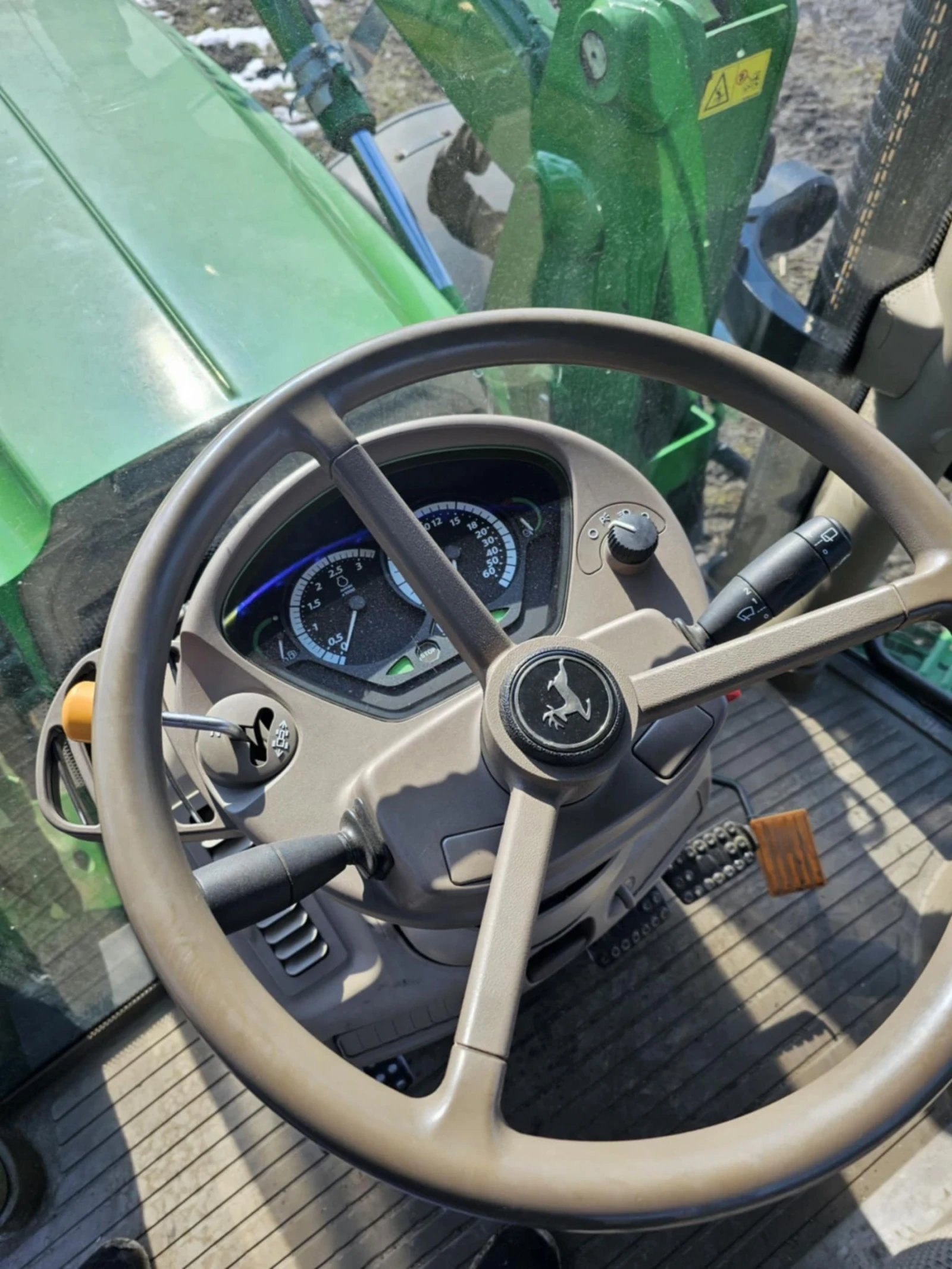 Трактор John Deere  - изображение 7