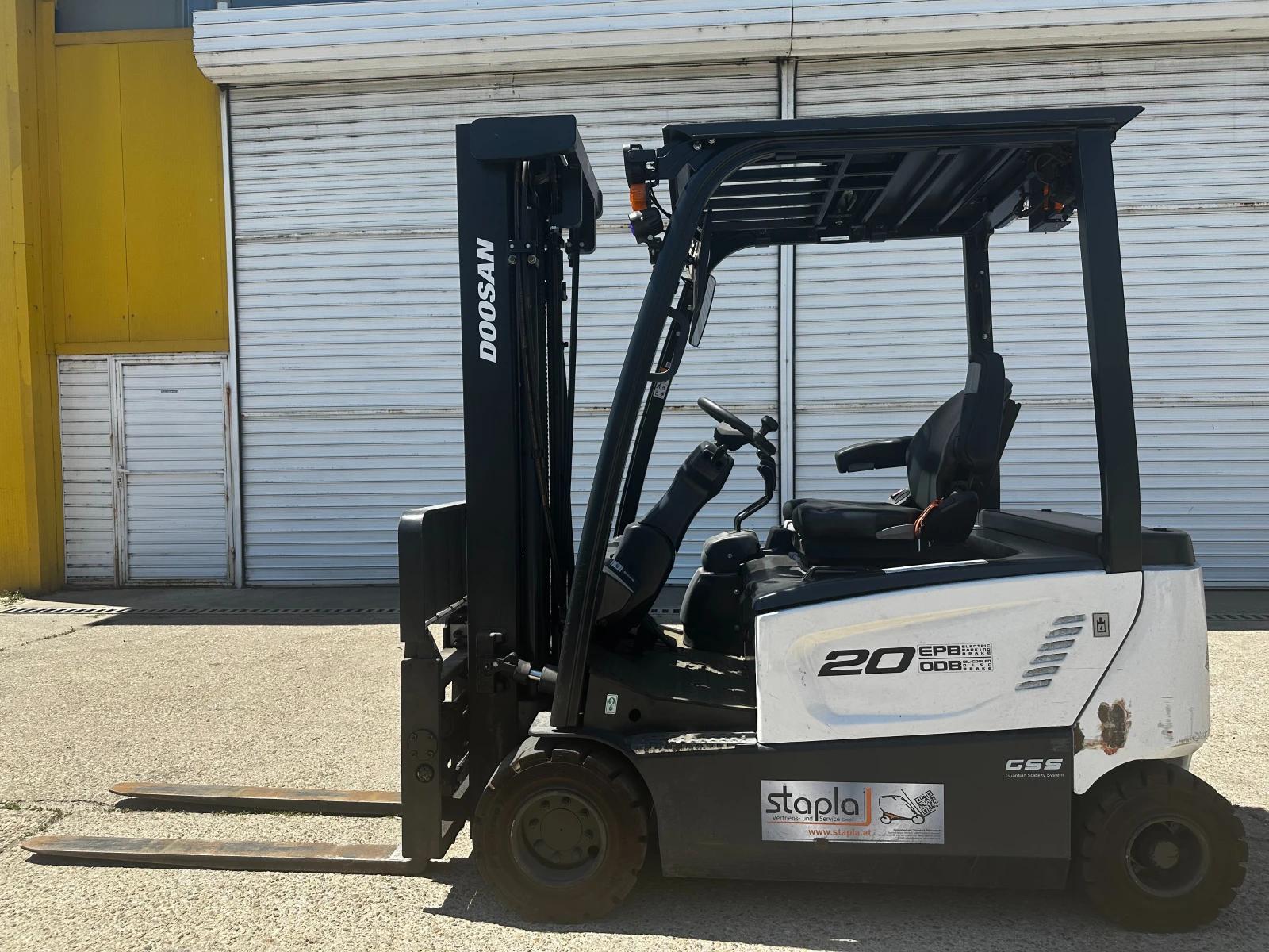 Електрокар DOOSAN 48V/690Ah, снимка 2 - Индустриална техника - 54868459