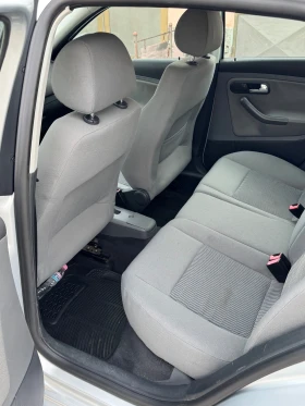 Seat Ibiza 1.4i 75к.с. - 1800 € / 3520.49 лв. - 31958593 5