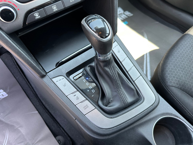 Hyundai Elantra 2.0i*Key-less*Blind-Spot*, снимка 11 - Автомобили и джипове - 45856876