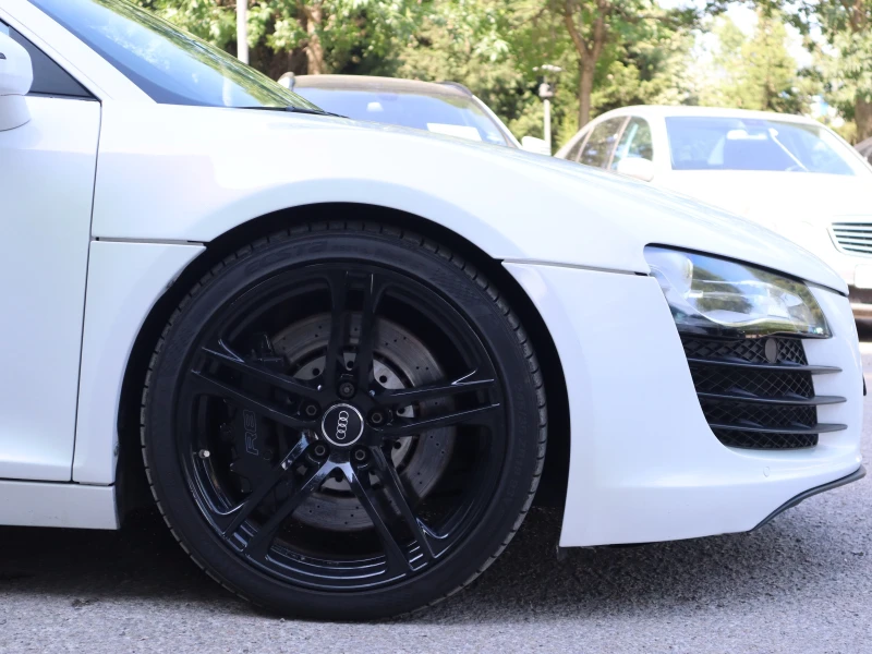 Audi R8 4.2FSI/Bang&Olufsen/FullLed/Quattro , снимка 4 - Автомобили и джипове - 45408325