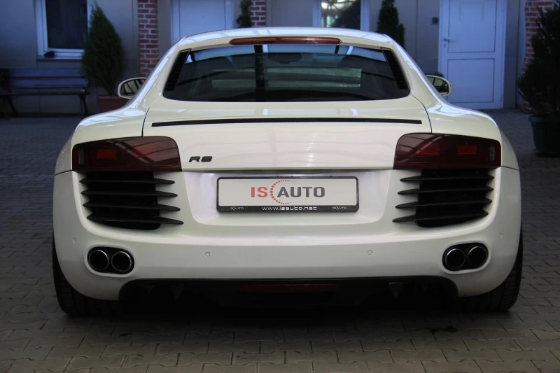 Audi R8 4.2FSI/Bang&Olufsen/FullLed/Quattro , снимка 5 - Автомобили и джипове - 45408325