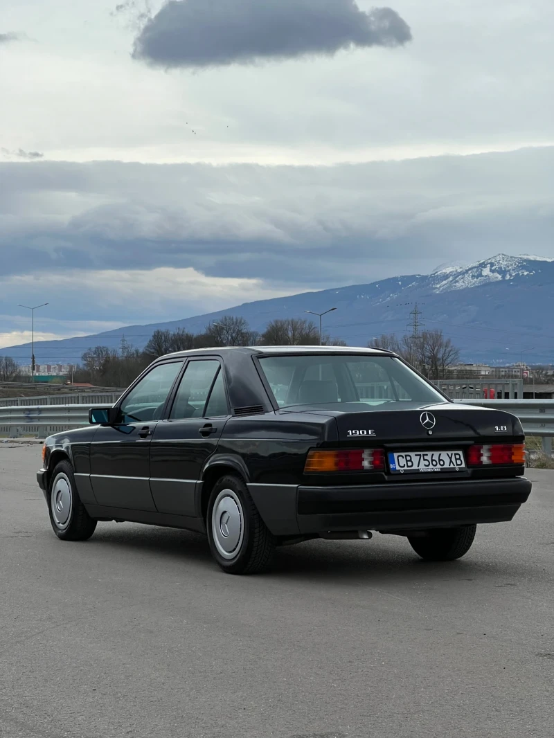 Mercedes-Benz 190 1.8 АВТОМАТИК (климатик-кожа), снимка 4 - Автомобили и джипове - 48156513