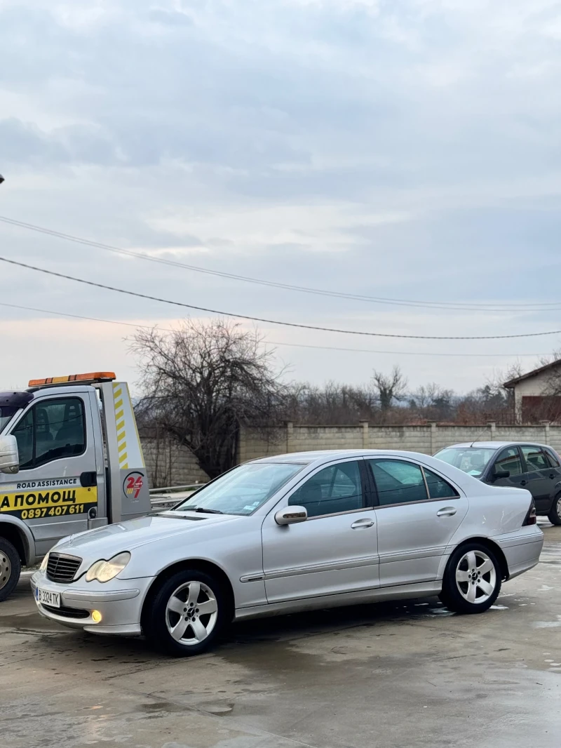 Mercedes-Benz C 220, снимка 2 - Автомобили и джипове - 48299050