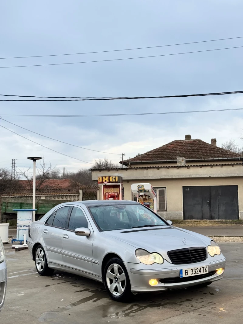 Mercedes-Benz C 220, снимка 4 - Автомобили и джипове - 48299050