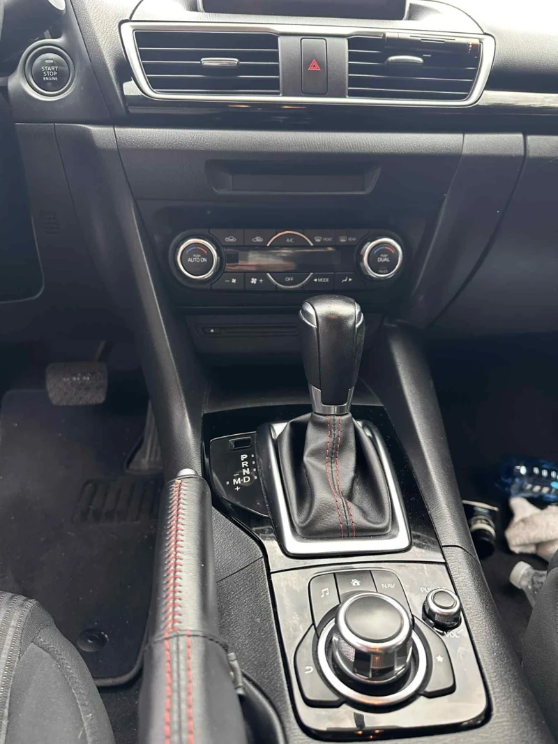 Mazda 3 Skyactive, снимка 12 - Автомобили и джипове - 51870283