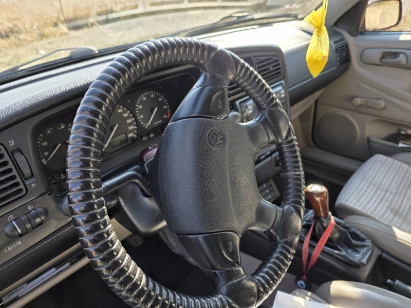 VW Passat VW Passat B3 2.0, снимка 5 - Автомобили и джипове - 52523763