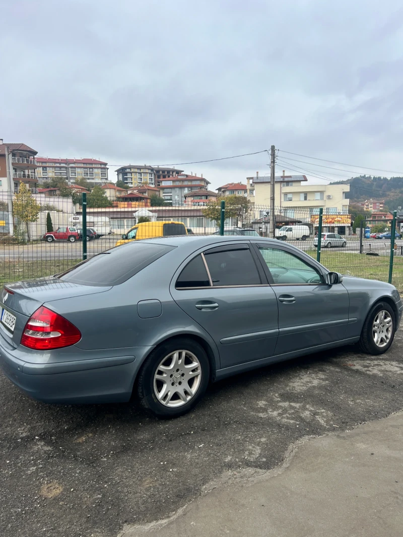 Mercedes-Benz E 220, снимка 2 - Автомобили и джипове - 53047224