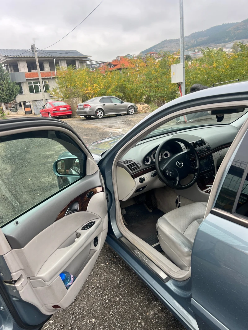 Mercedes-Benz E 220, снимка 6 - Автомобили и джипове - 53047224