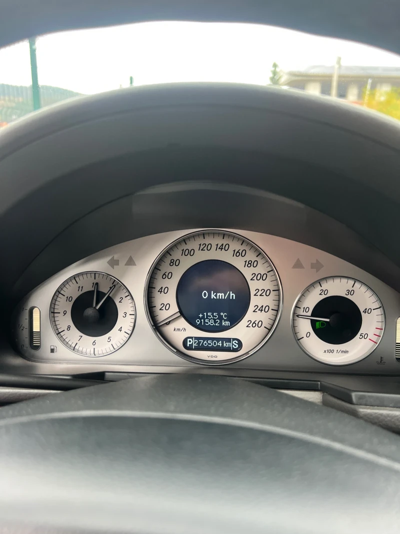 Mercedes-Benz E 220, снимка 7 - Автомобили и джипове - 53047224