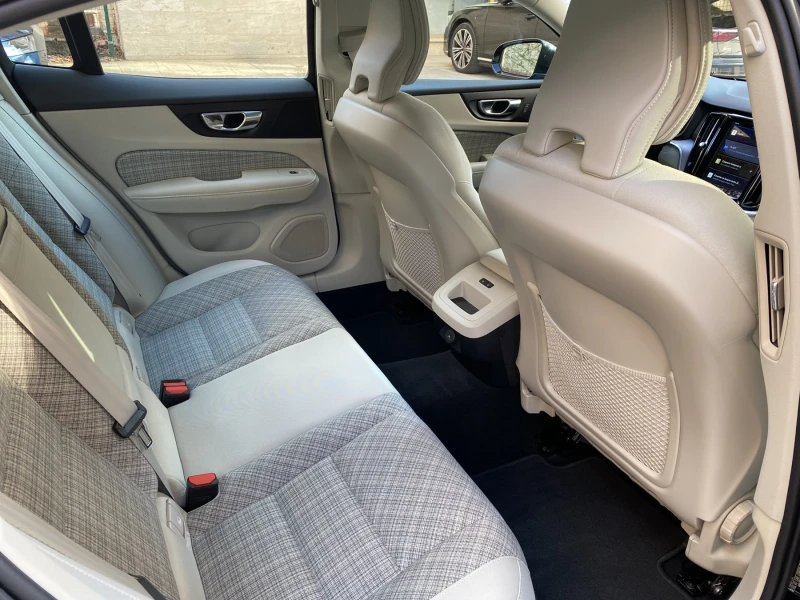 Volvo S60 2.0 B3 P CORE AUTO, снимка 13 - Автомобили и джипове - 52892751