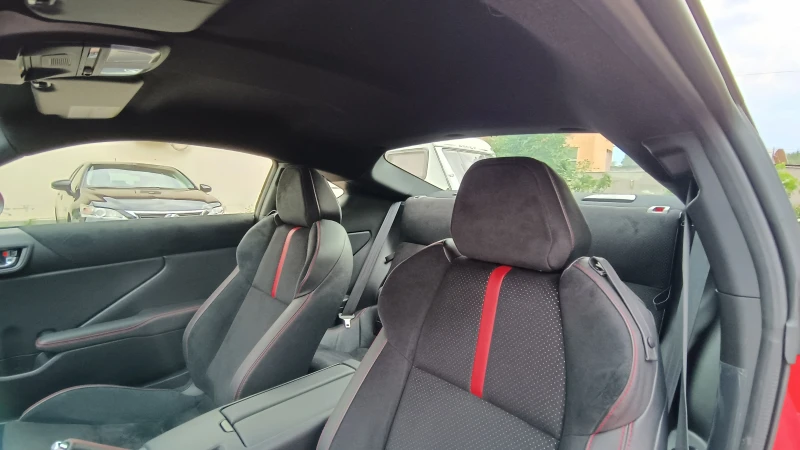 Subaru BRZ  Limited - 08.2023 - 2.4i - 234k.c., снимка 11 - Автомобили и джипове - 53082166