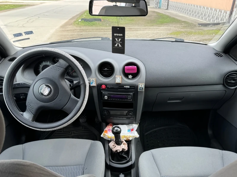 Seat Ibiza 1.4i 75к.с., снимка 6 - Автомобили и джипове - 53124400