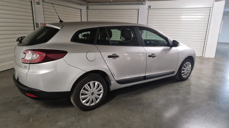 Renault Megane 3 Grandtour 1.5 dCi, снимка 3 - Автомобили и джипове - 53486156