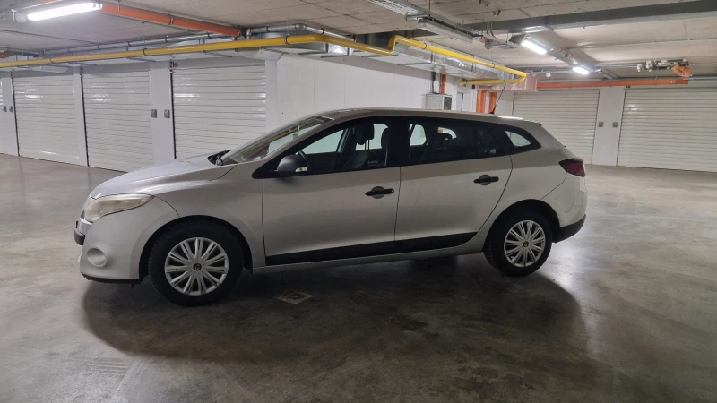 Renault Megane 3 Grandtour 1.5 dCi, снимка 2 - Автомобили и джипове - 53486156