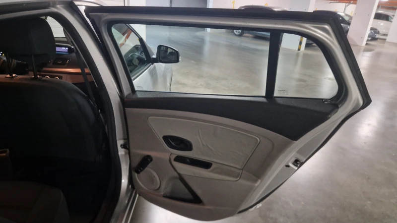 Renault Megane 3 Grandtour 1.5 dCi, снимка 7 - Автомобили и джипове - 53486156