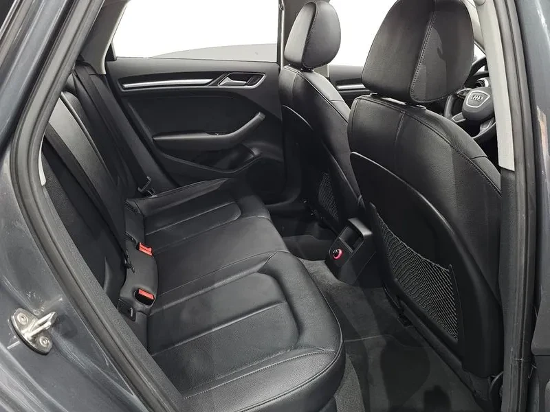 Audi A3 1.6 TDI, снимка 12 - Автомобили и джипове - 55006372