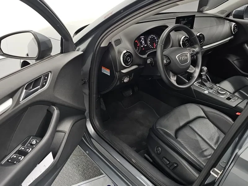 Audi A3 1.6 TDI, снимка 10 - Автомобили и джипове - 55006372