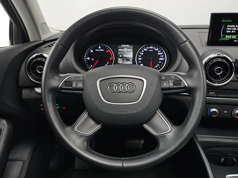 Audi A3 1.6 TDI, снимка 13 - Автомобили и джипове - 55006372