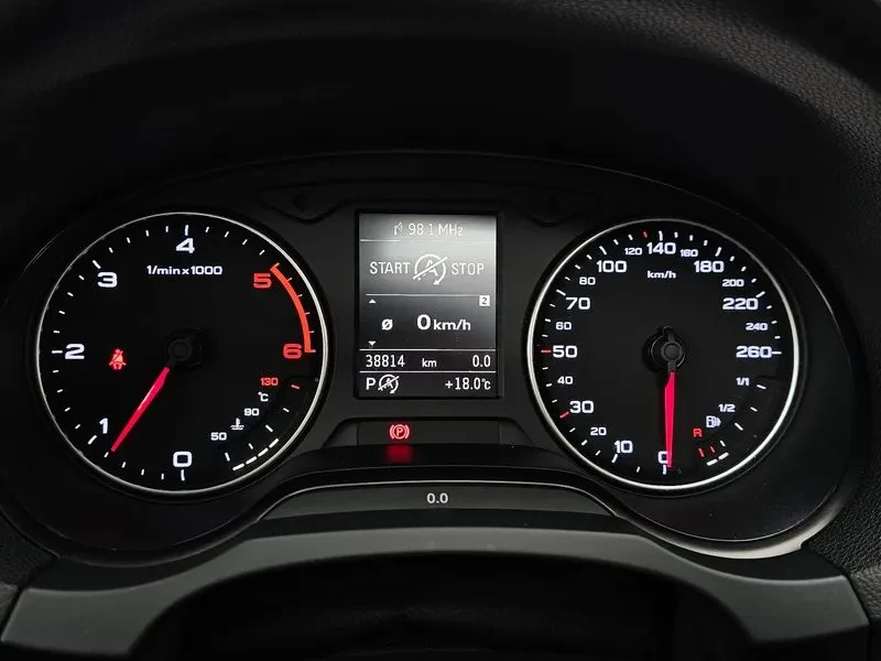 Audi A3 1.6 TDI, снимка 8 - Автомобили и джипове - 55006372