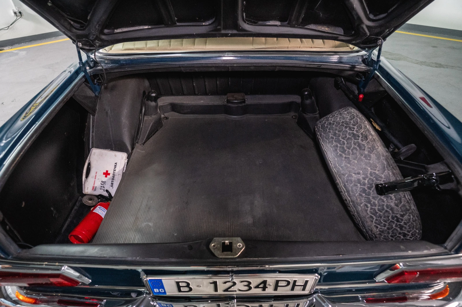 Mercedes-Benz 230 W110 230 S | Mobile.bg   12