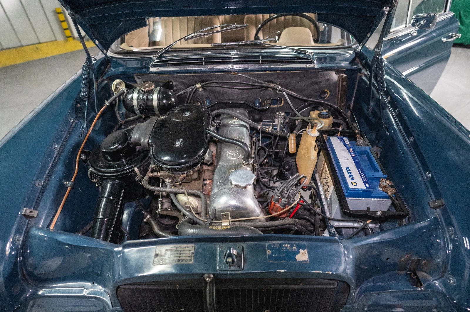 Mercedes-Benz 230 W110 230 S | Mobile.bg   13