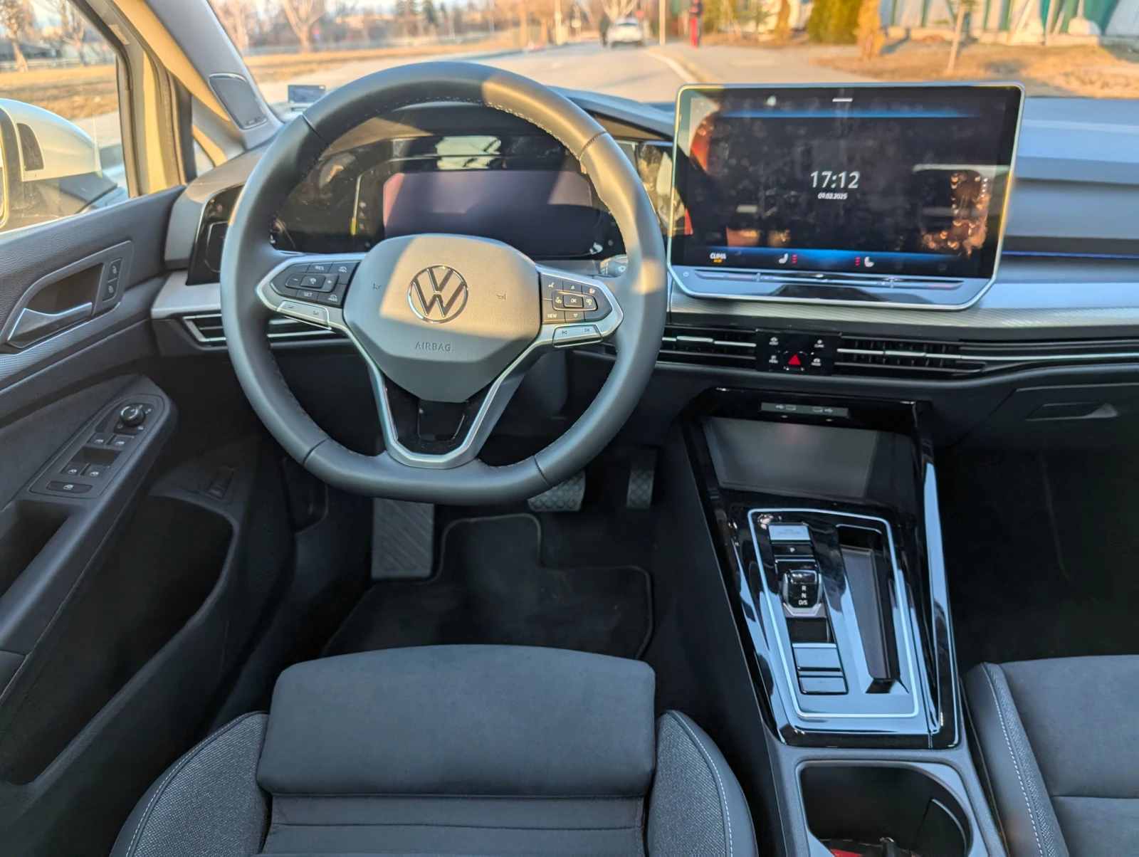 VW Golf Variant 1.5 eTSI - изображение 9