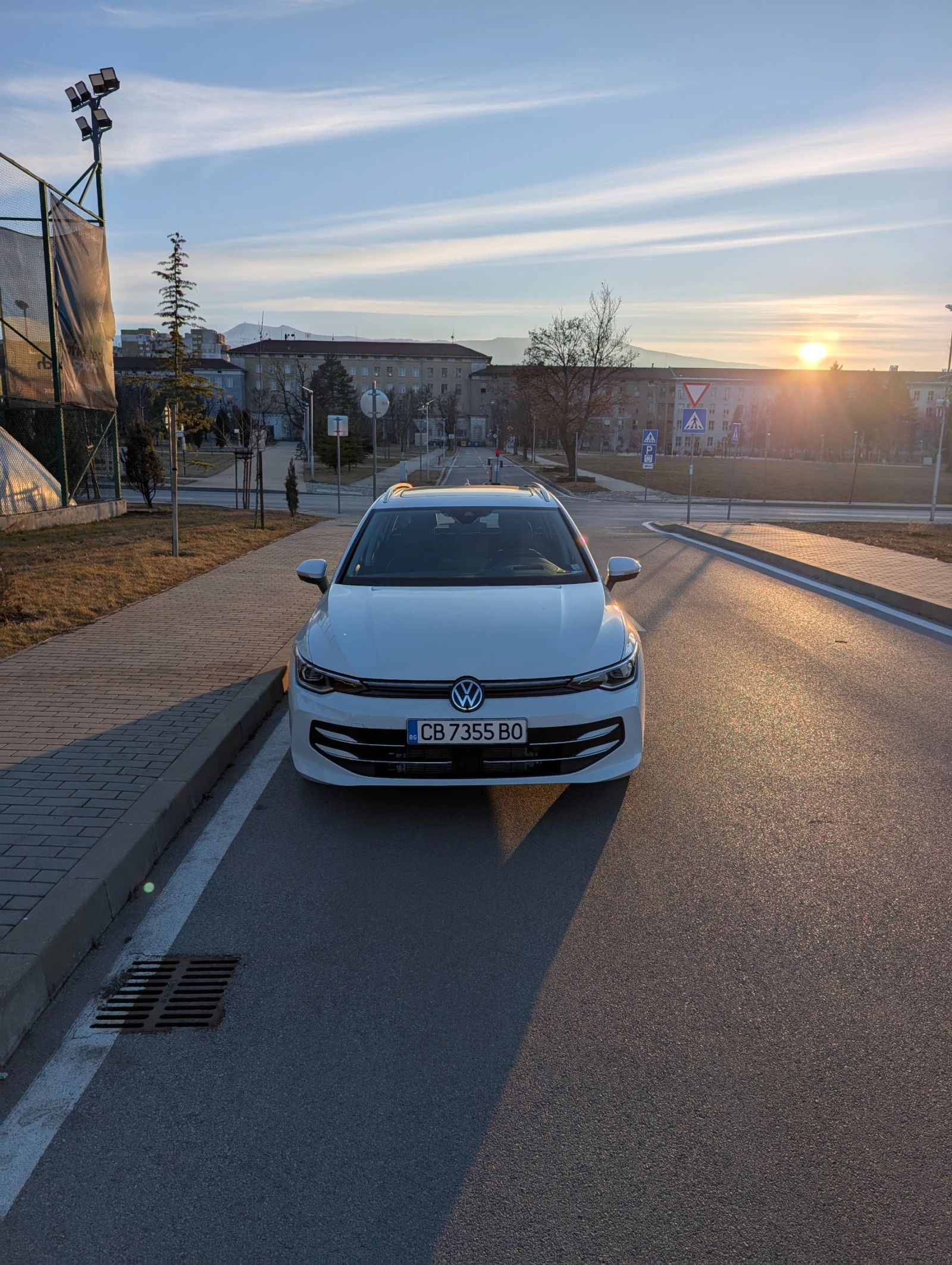 VW Golf Variant 1.5 eTSI - изображение 2
