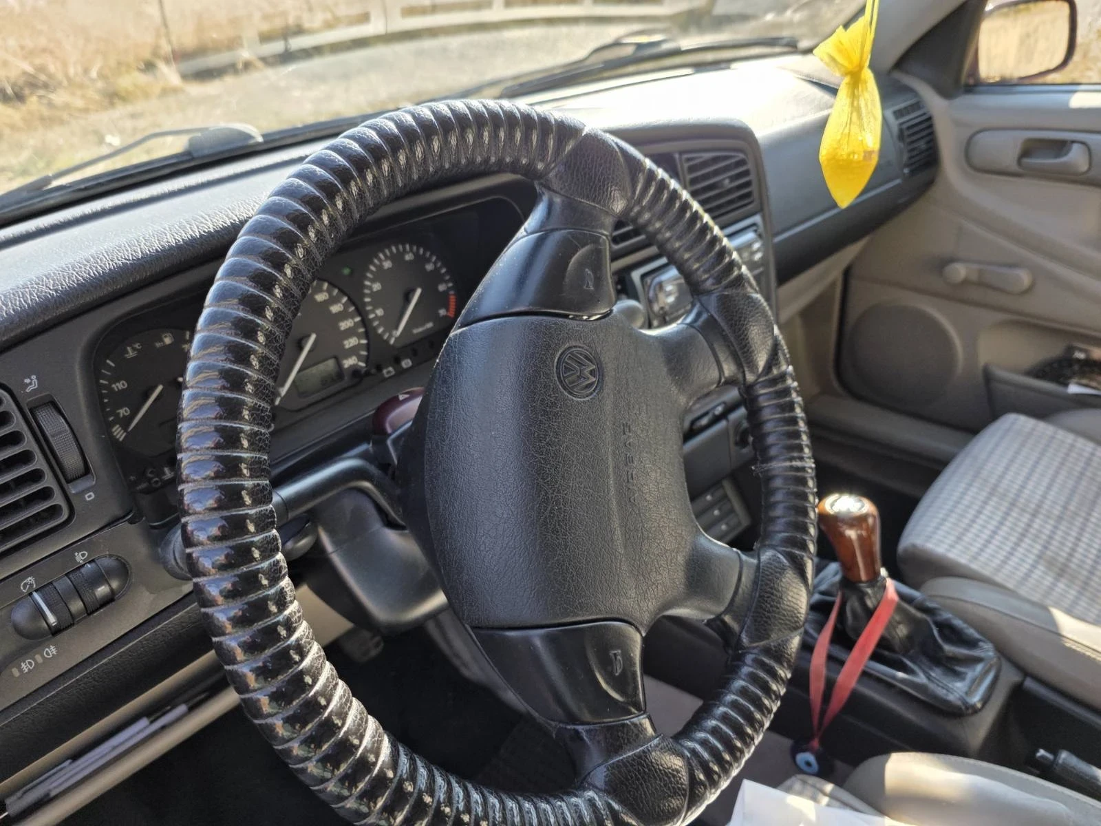 VW Passat VW Passat B3 2.0 - изображение 5