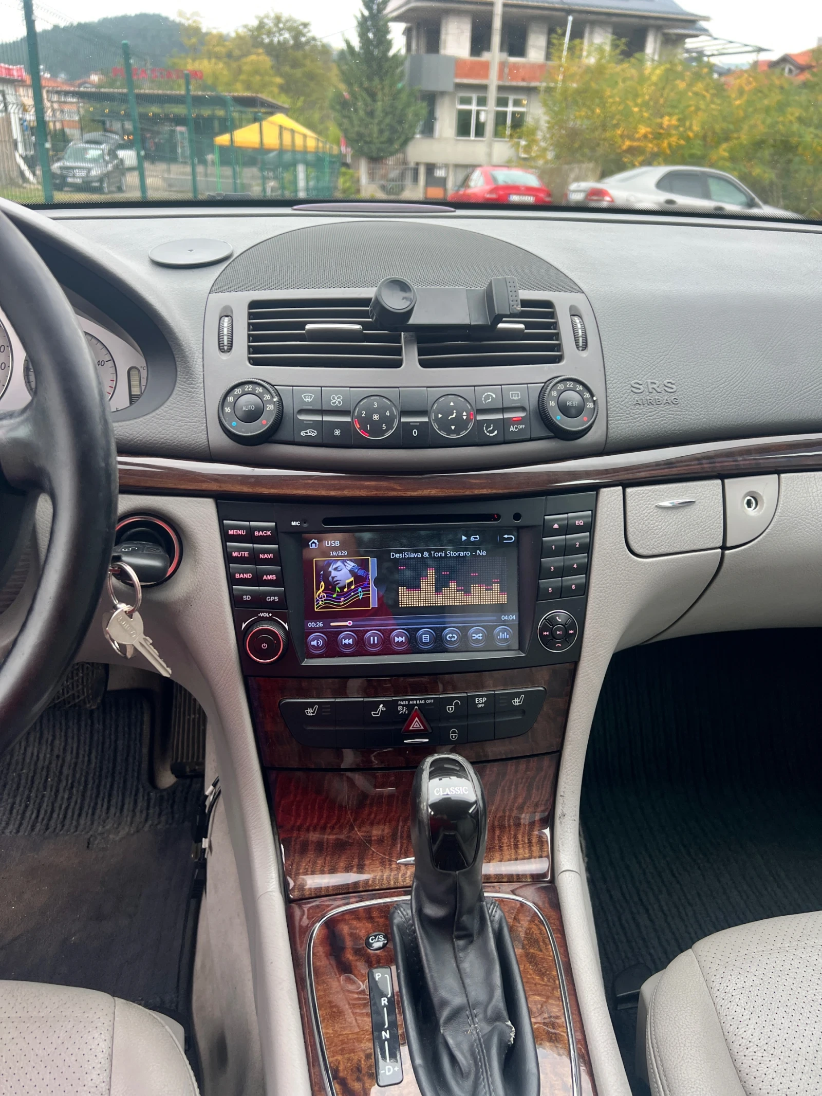 Mercedes-Benz E 220  - изображение 9