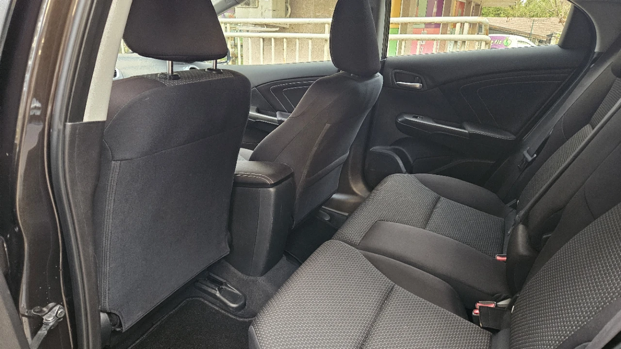 Honda Civic 1.4 i-vtec - изображение 6