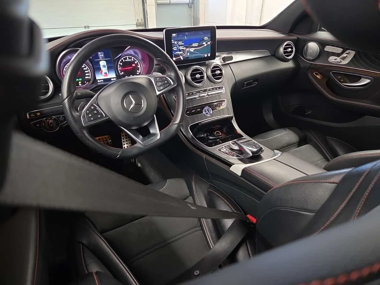 Mercedes-Benz C 43 AMG 360 КАМ/ПОДГРЕВ/ПАНО/+ ГУМИ/CARFAX/ФИНАНСИРАНЕ, снимка 11 - Автомобили и джипове - 54826617