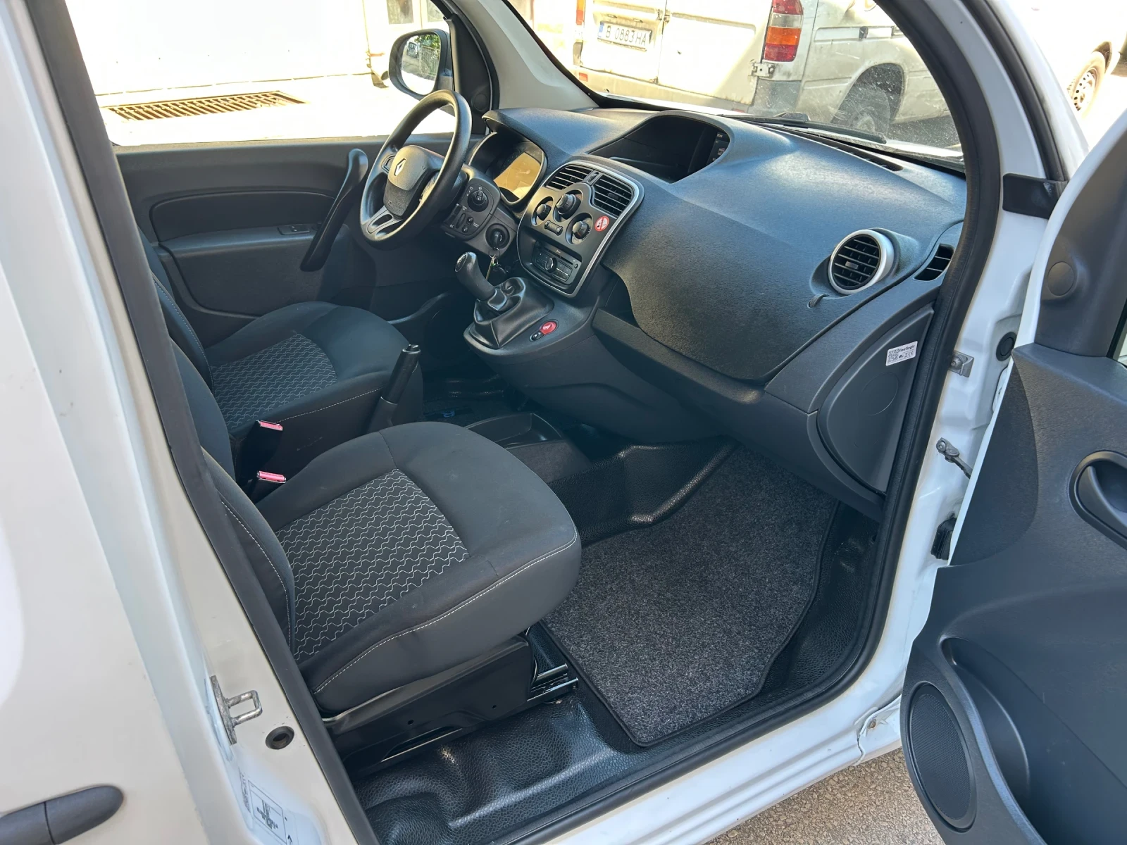 Renault Kangoo 1.5DCI MAXI/LONG НАВИ, снимка 11 - Автомобили и джипове - 54870496