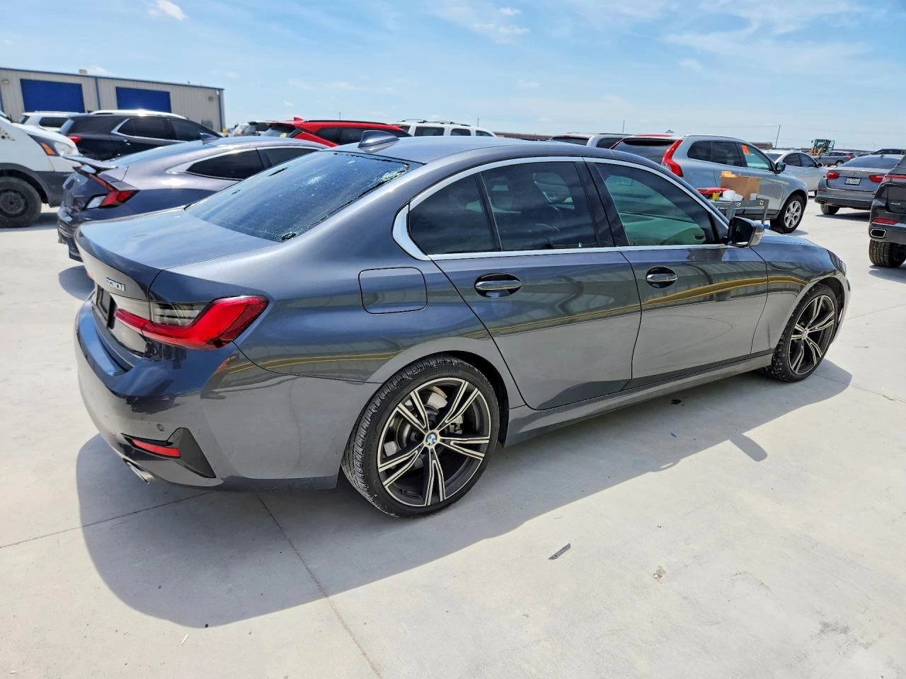 BMW 330, снимка 3 - Автомобили и джипове - 55001732